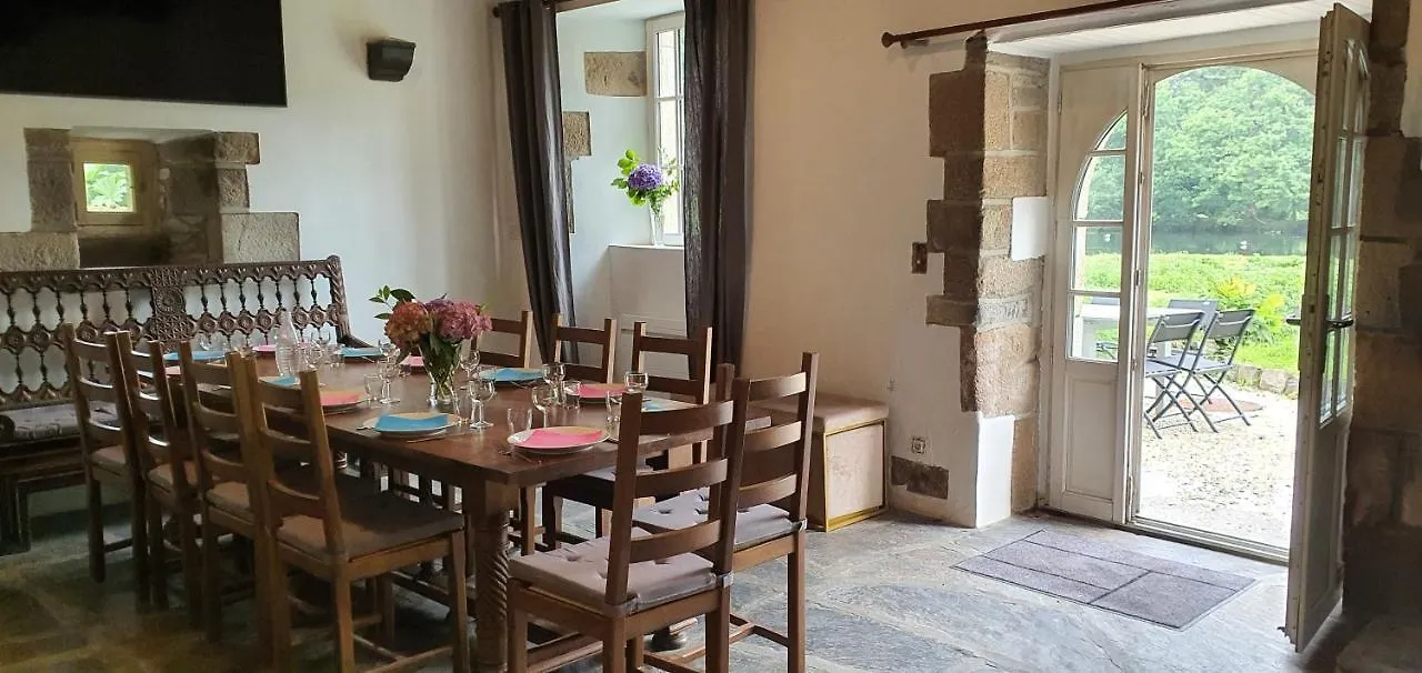 Holiday home Moulin De Lossulien Le Relecq-Kerhuon